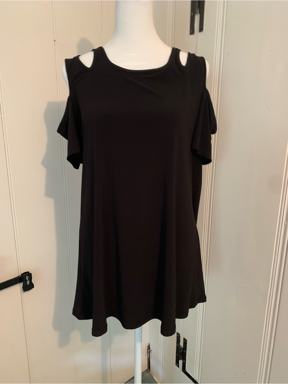 NY Collection Black Cold-Shoulder Swing Tunic